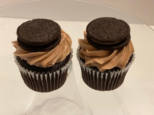 Chocolate Cookies N Crème Cupcake